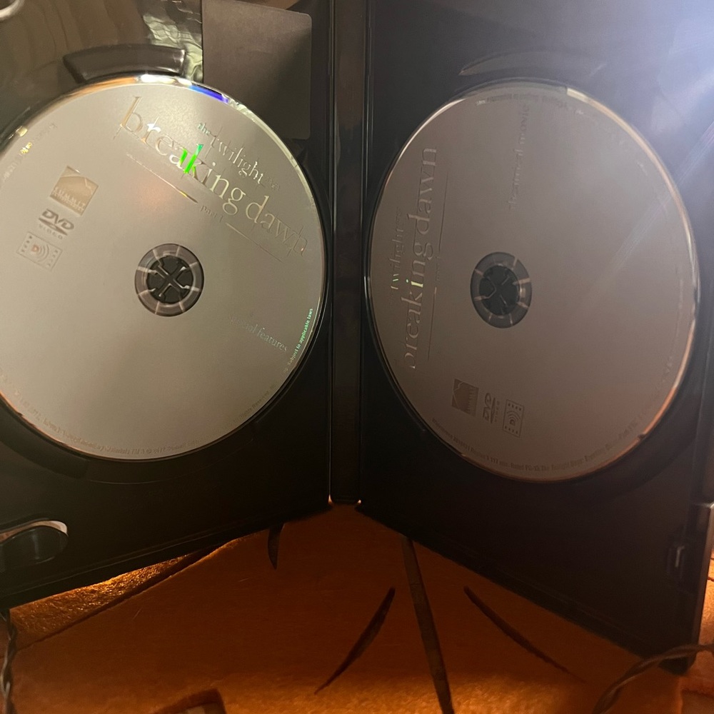 DVD set - Picture 2 of 2
